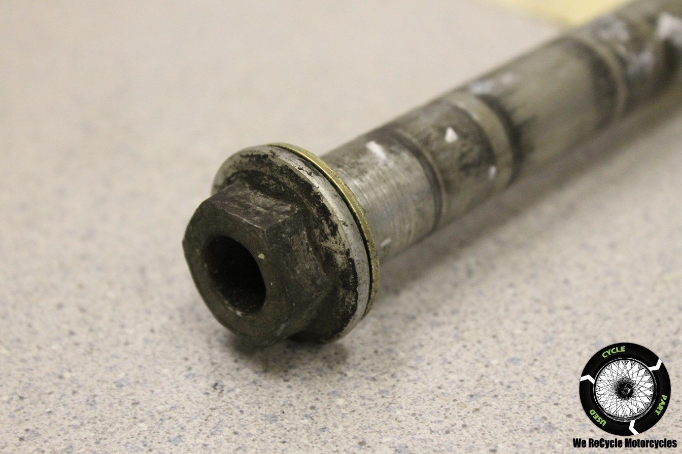 2002 HONDA CBR 1100 XX BLACKBIRD REAR WHEEL AXLE BOLT SHAFT CBR1100