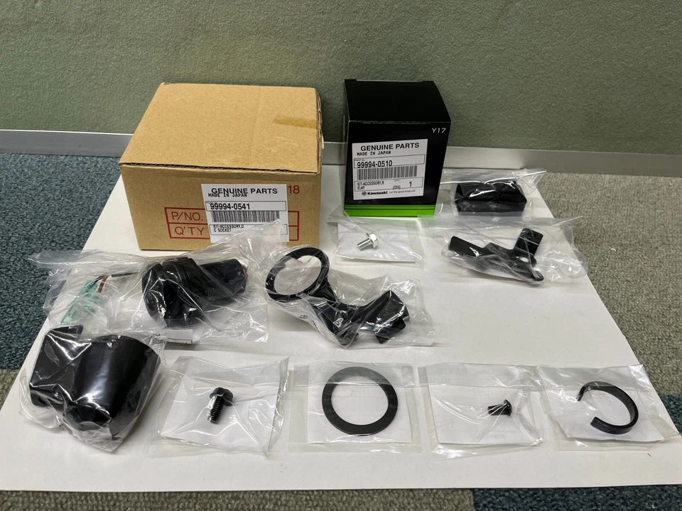 2015-2023 GENUINO KAWASAKI VULCAN S 650 12V DC TOMA DE CORRIENTE Y KIT DE RELÉ Foto 2 de 3