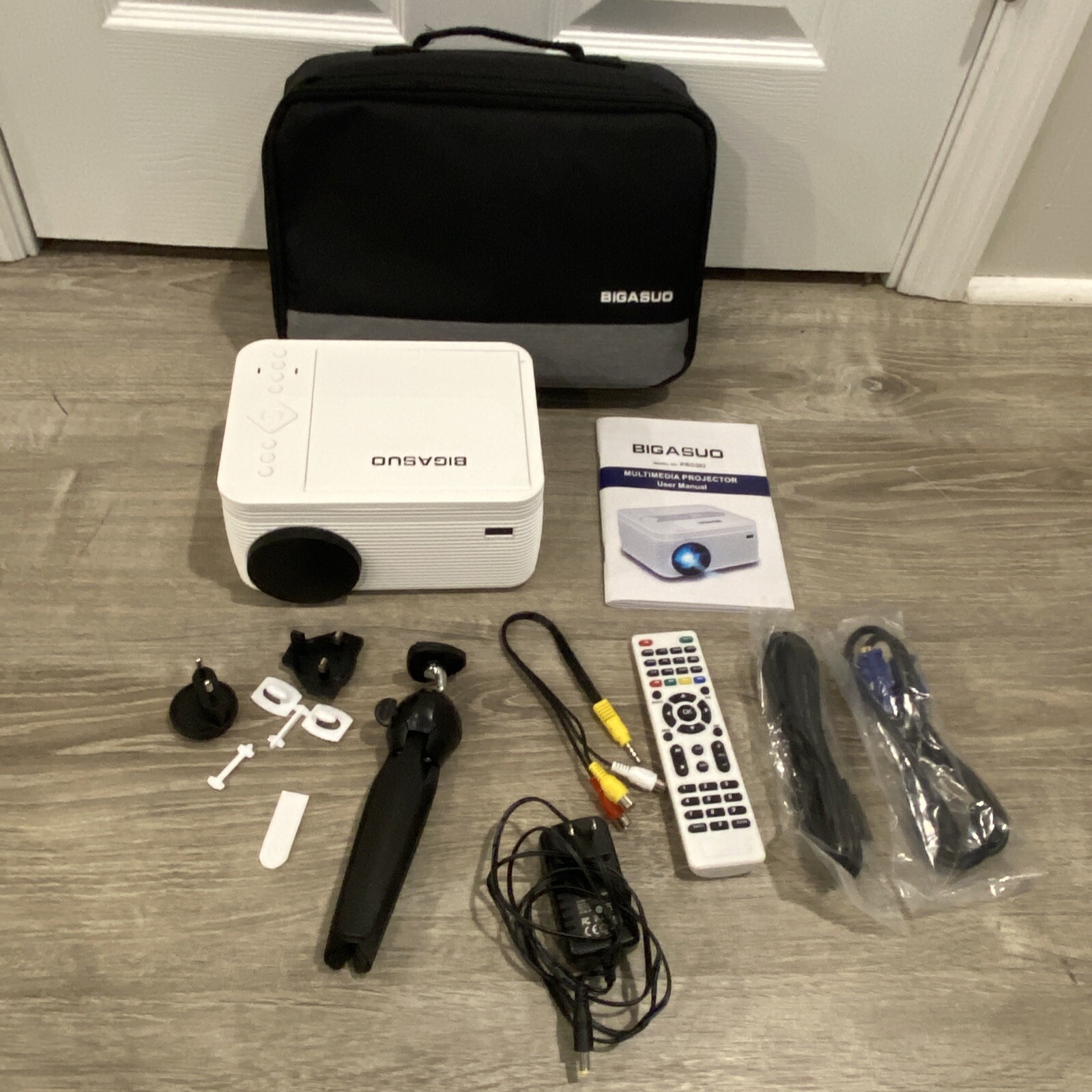 Bigasuo Pro302 Projector with DVD Player 1080P