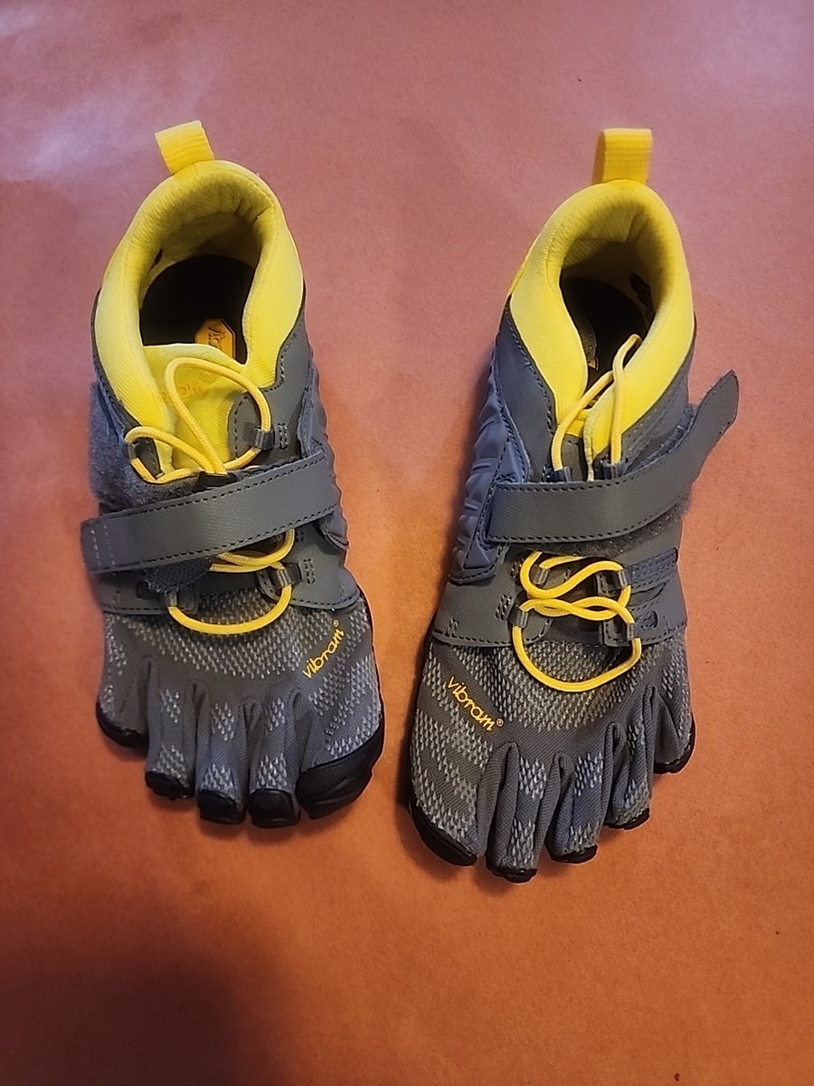 Vibram FiveFingers WOMEN V-Train 2.0 Shoes 21W7701 Size 6-6.5 Grey