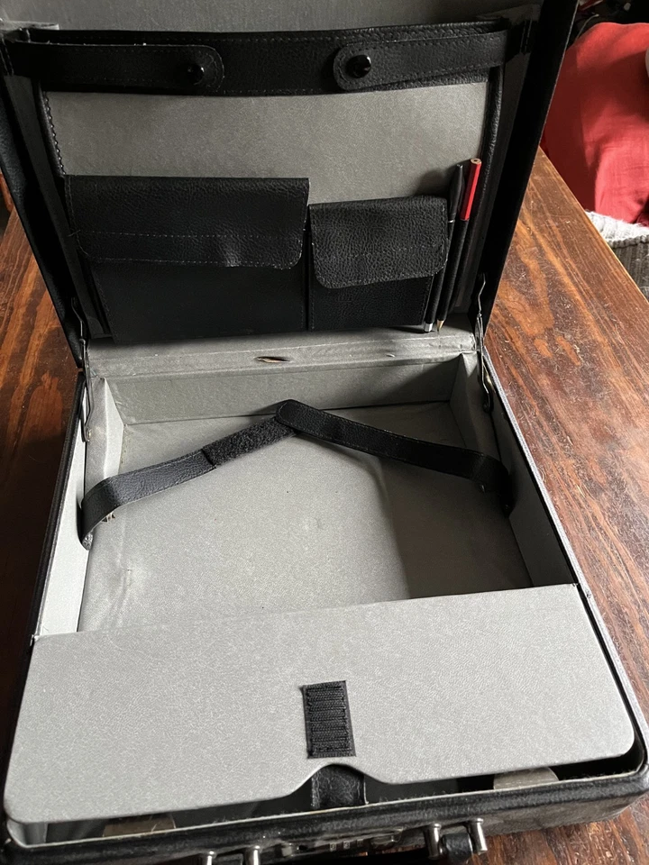 Koffer mit Zahlenschloss für IBM PS2 - Bild 2 von 3