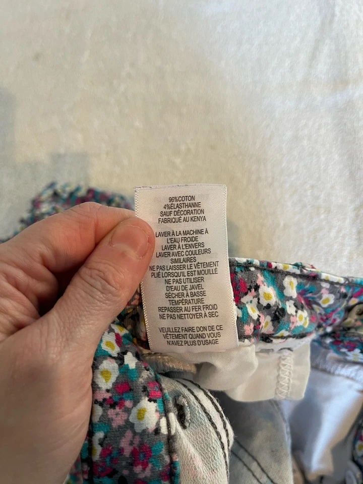 Pantalones de mezclilla ajustados Levi's GIrls juveniles con estampado floral etiqueta blanca 14 regular Foto 4 de 4