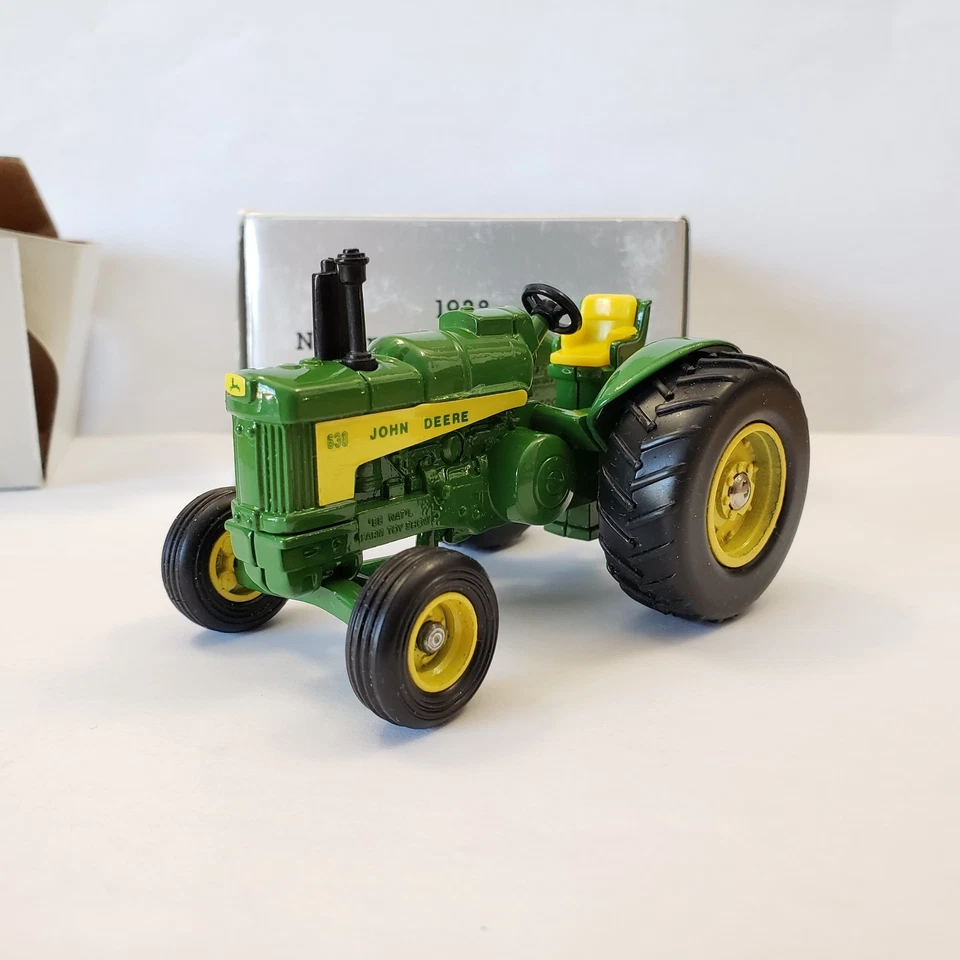 Ertl John Deere 630 Tractor 1988 National Farm Toy Show Diecast 1:43 - Image 2 of 4