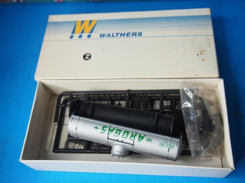NUEVO EN CAJA Walthers Single Dome Tank Car Arogas 932-5012 415 | Zustand: New