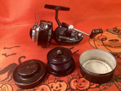 MITCHELL FRANCE 300A SPINNING REEL WITH EXTRA REEL IN CASE EXCELLENT CONDITION