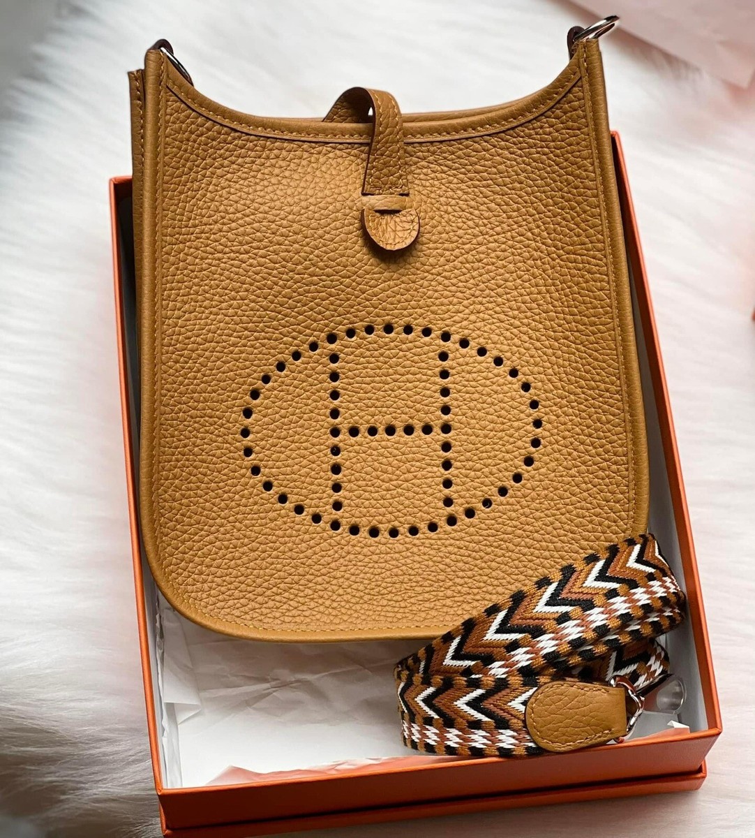【HERMES】Hermes mini evelyne gold【新古品・新品未使用】 HERMES EVELYN MINI TPM CLASSIC NEUTRAL SPECIAL STRAP