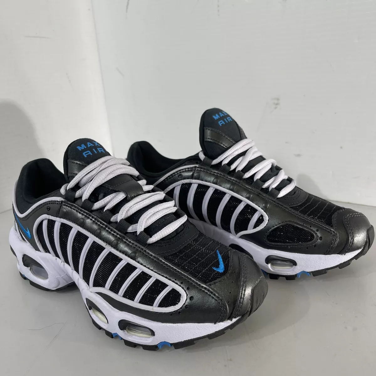 Nike top women's tailwind