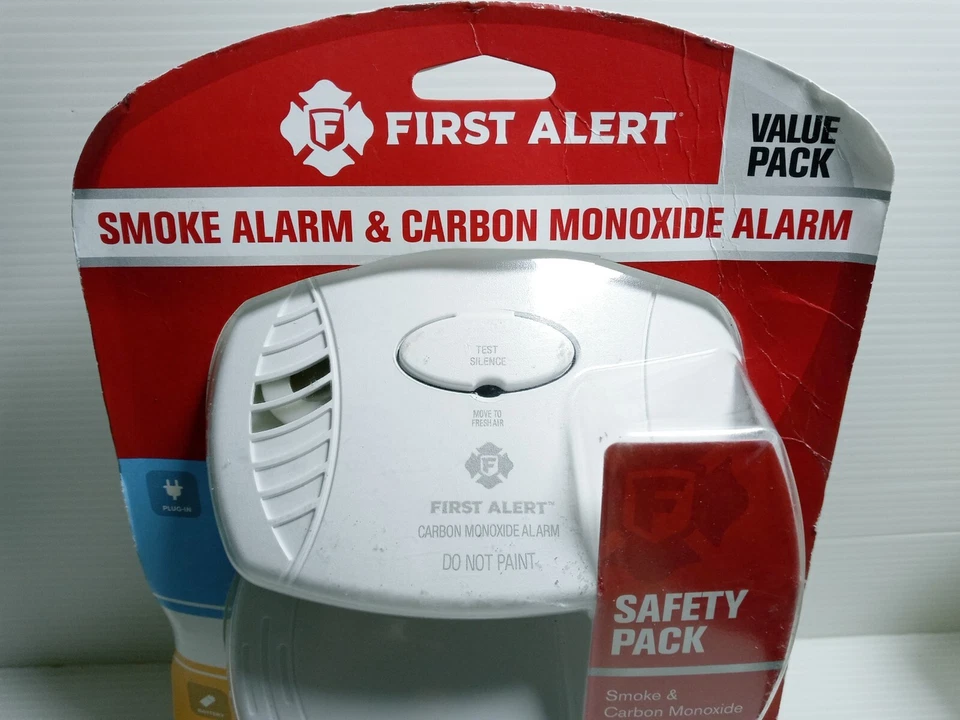 First Alert SA303CN3 Smoke & CO400 Carbon Monoxide Detector Alarm Combo Pack New - Image 4 of 4