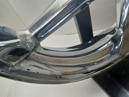 Harley-Davidson Touring Agressor Front Wheel 19X3.5 Chrome 43300321 Damage - Picture 5 of 11