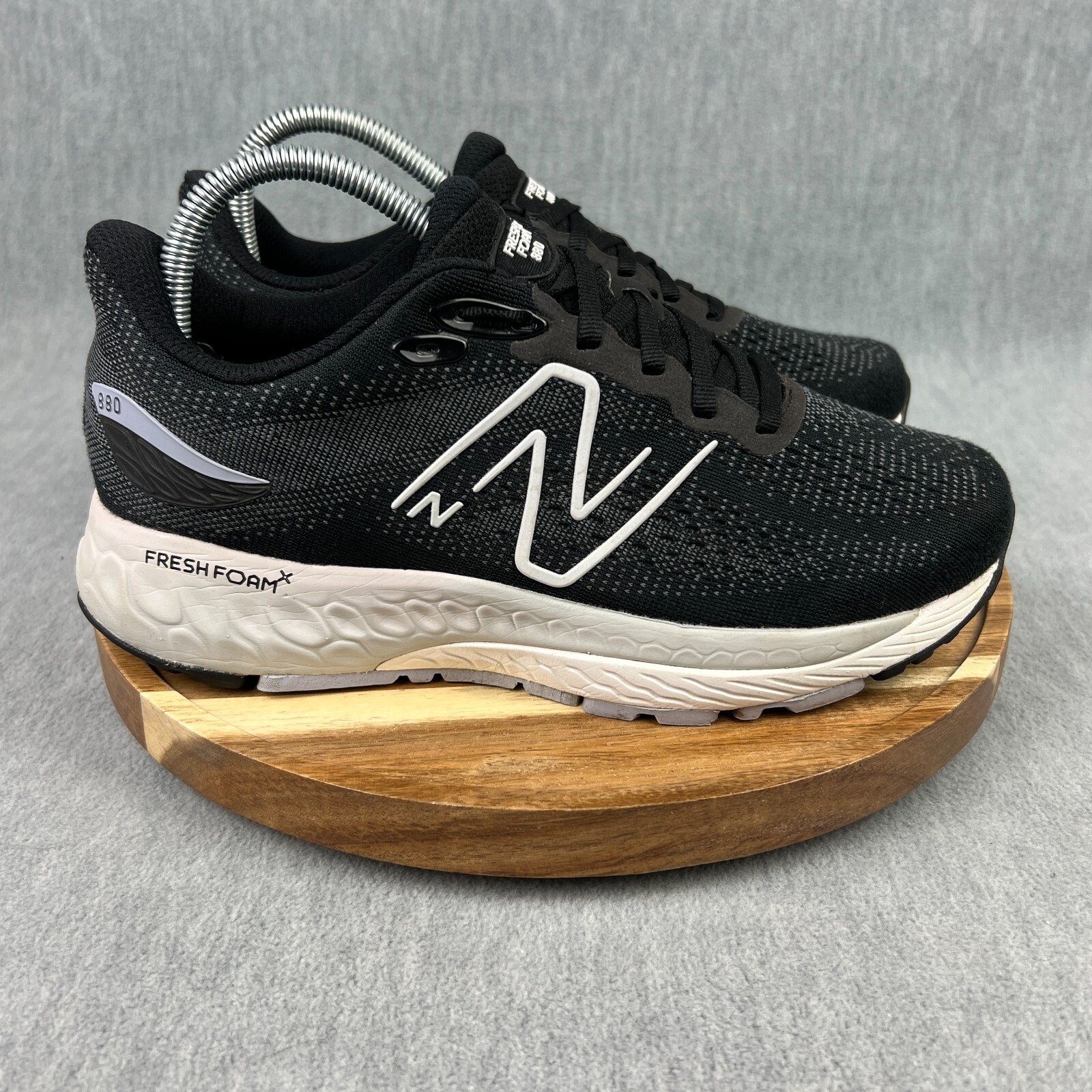 womens size 8 wide tennis shoes