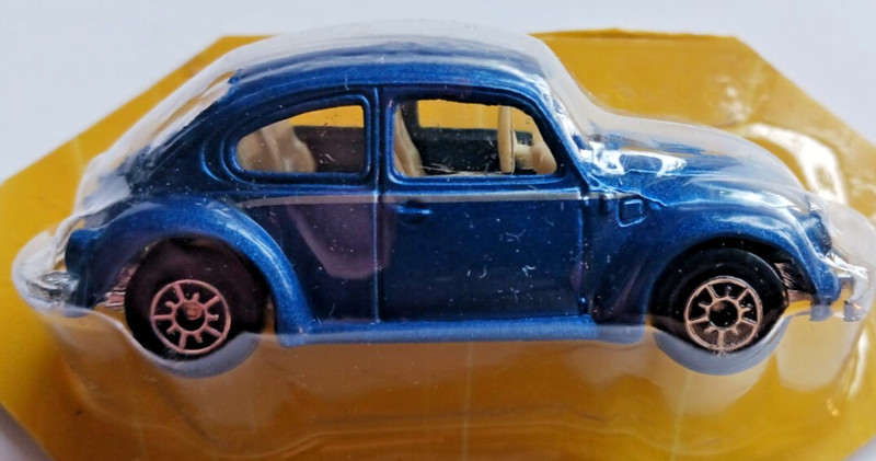 Maisto Volkswagen Beetle Classic Bug, Blue 3" Inch VW, New on a Cut Card.