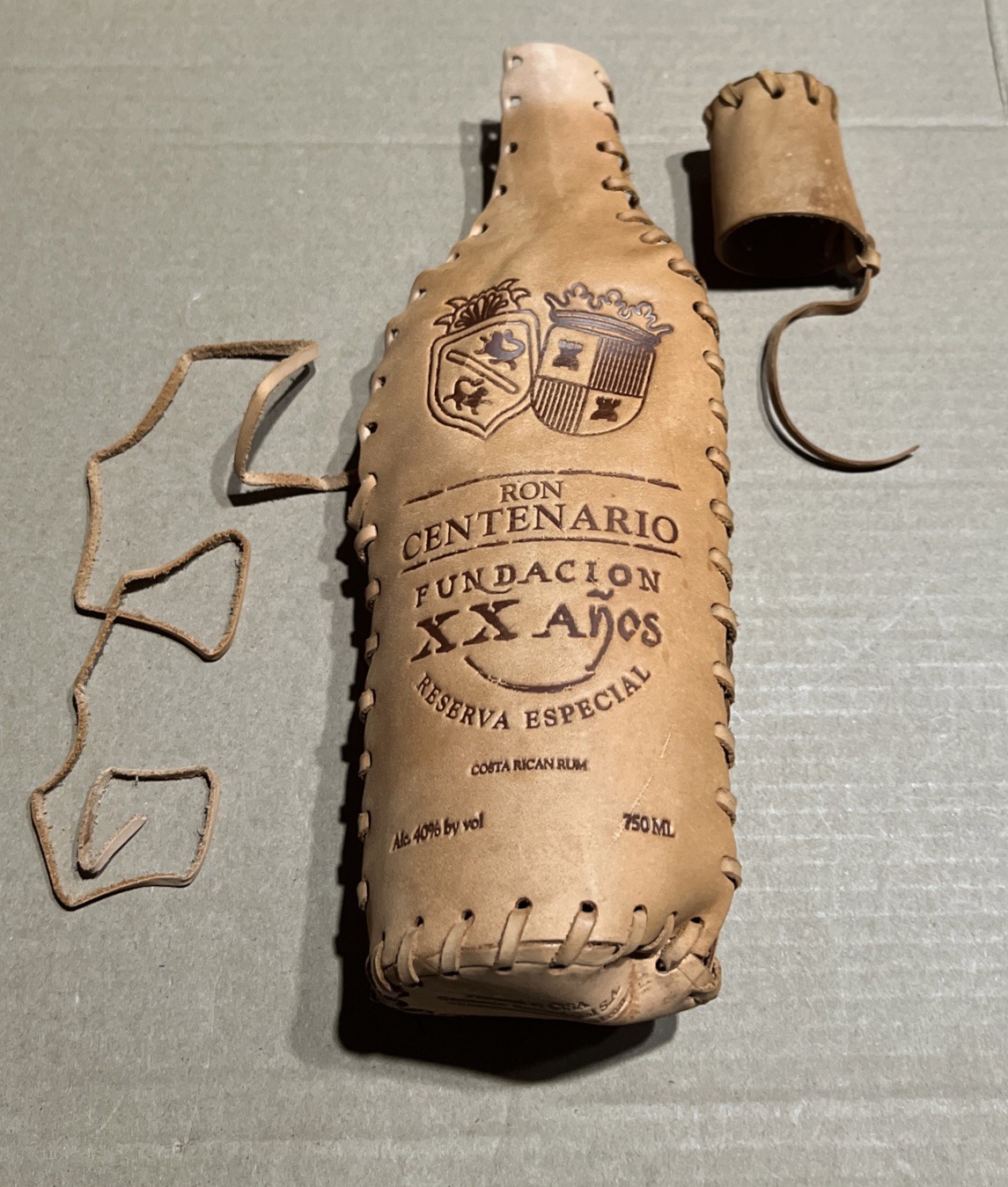 Ron Centenario XX A&ntilde;os Leather Bottle Cover 750ml Costa Ric