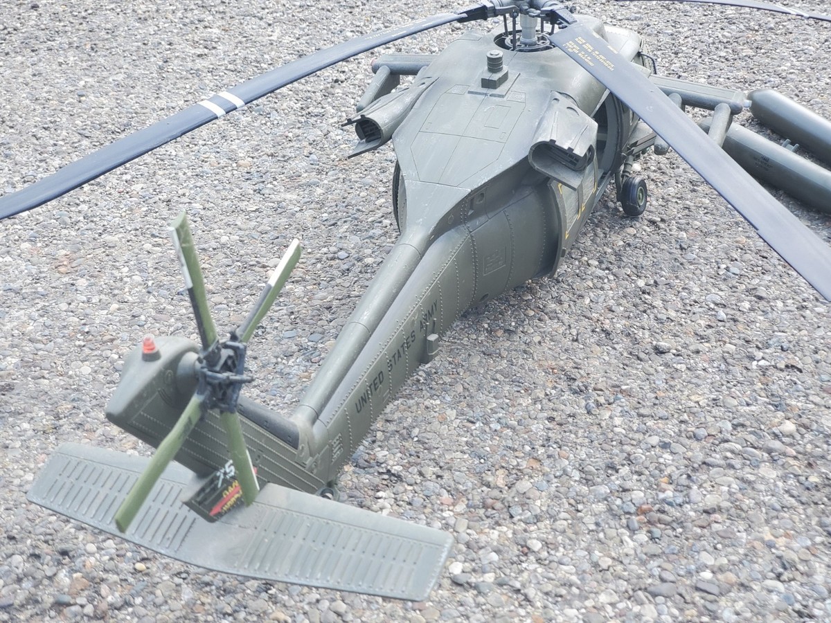 Elite Forces BBI US Army Black Hawk Helicopter 1:18 Scale Bombs