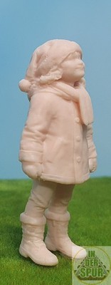 In der Spur G / 2 Modellfigur Winterkind Natalie LGB Piko kompatibel Modell Bahn