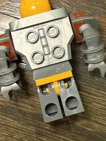 Lego Nexo Knights Minifigure & 6 Shields 70365