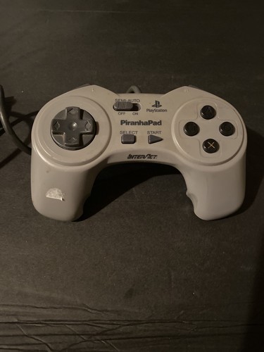 Interact SV-100 Piranha Wired Control Pad For PlayStation 1 3261 - Picture 1 of 2