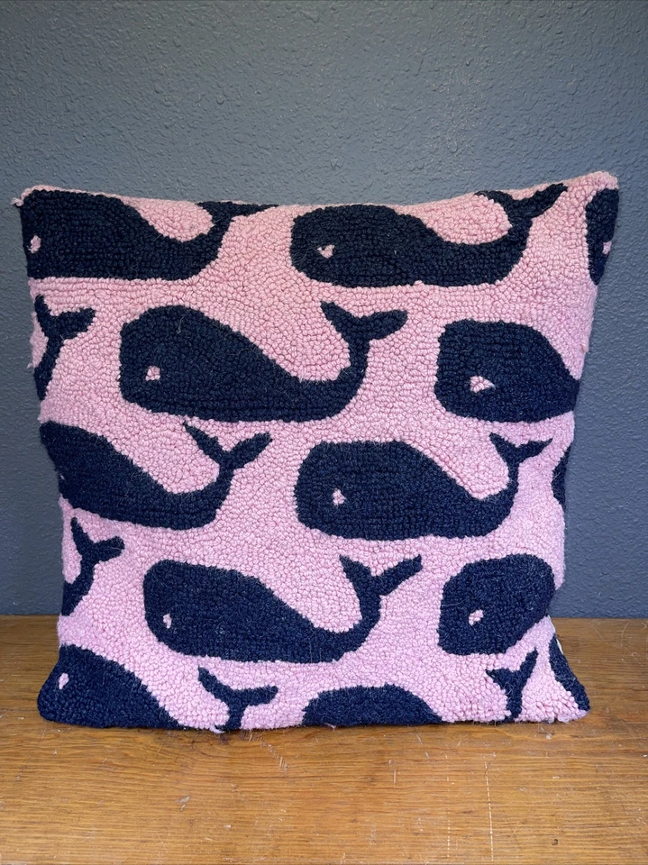 Hand Hooked Pillow-Beach Theme Blue Whales 100% Wool 16 x 16 in Zipper - Изображение 2 из 4