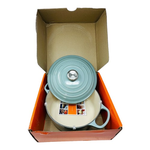 READ!!!!!! Le Creuset Signature Cast Iron 5.5 Quart Round Dutch Oven, Sea Salt - Picture 3 of 8