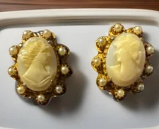 VTG Gold Tone Lady Cameo Clip  Earrings Faux Pearls Silhouette Earrings
