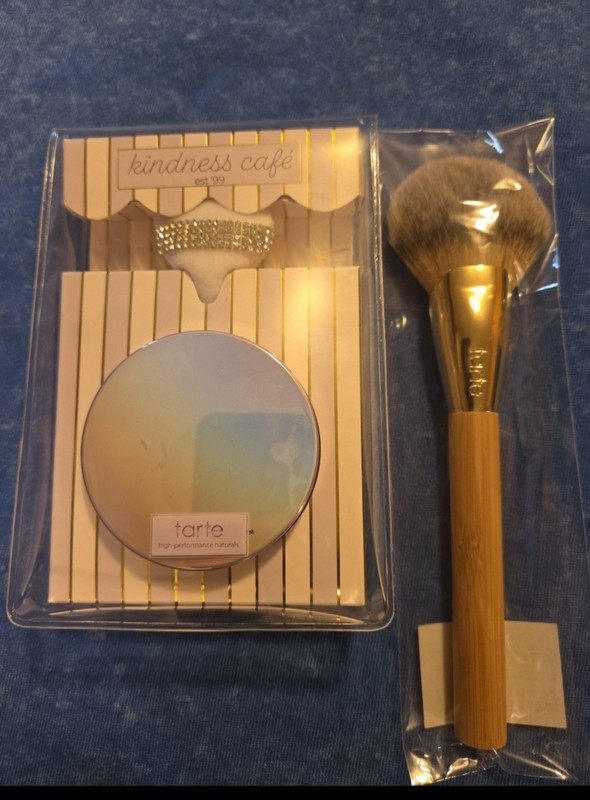 tarte Kindness Cafe Creaseless Setting Powder  And BrushNew In Box 💯 Authentic!
