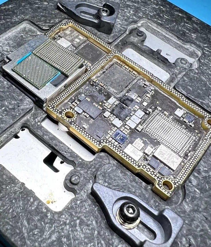 ✅ RIPARAZIONE SCHEDA MADRE IPHONE TUTTI I MODELLI E RECUPERO DATI 📲 - Immagine 2 di 3