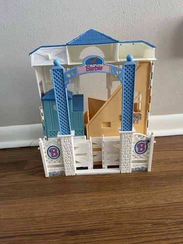Vintage 1998 Mattel Barbie Pony Club Horse Riding Stable Expanding Playset Only