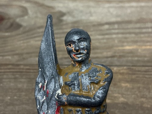 Vintage Barclay Manoil Lead Soldier with Flag Missing Tin Hat - Picture 3 of 22