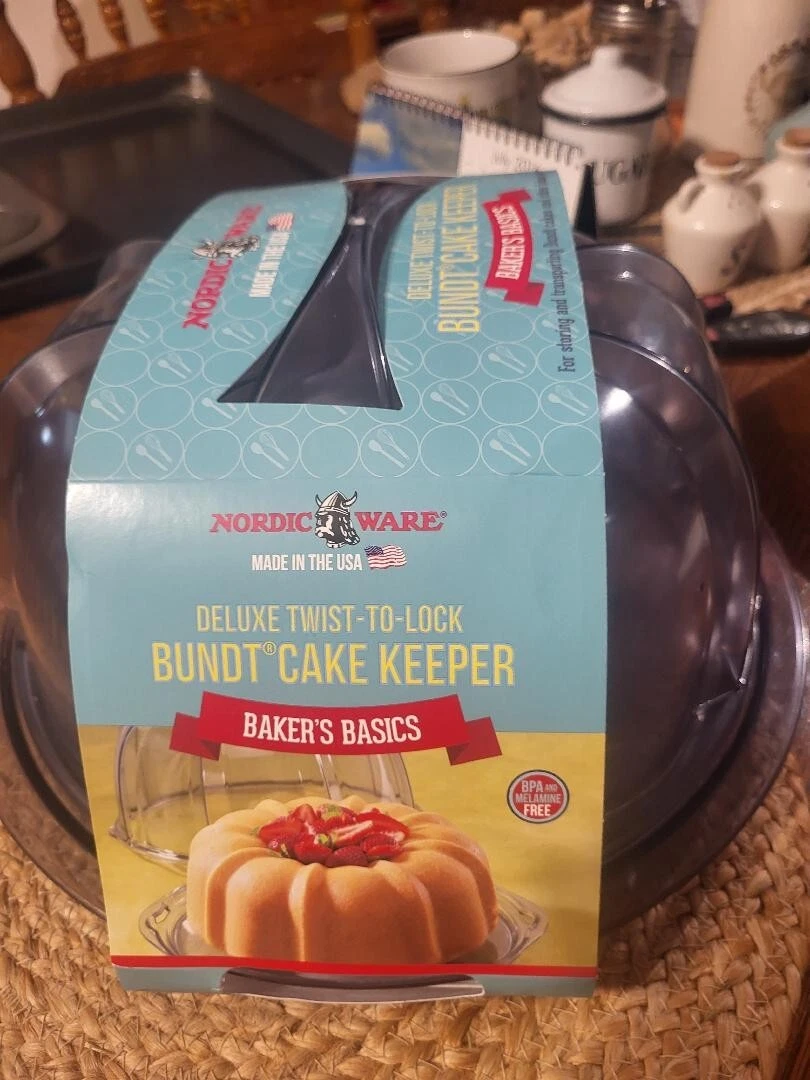 Nordic Ware Deluxe Twist To Lock Bundt Cake Keeper Clear VINTAGE