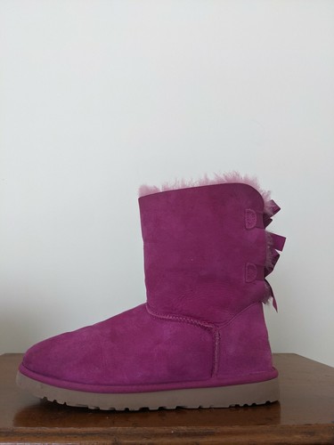 pink uggs size 8