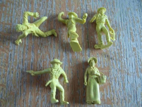 1950's MARX  Western Town Playset 5 pale yellow Town Cowboys