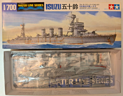 Tamiya 1/700 Scale IJN Light Cruiser ISUZU Model Kit Water Line Series 323 NEW