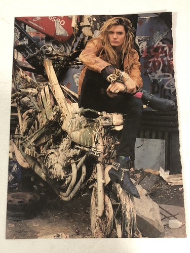 Photo pinup magazine Sebastian Bach vintage éphémère dérapage rangée