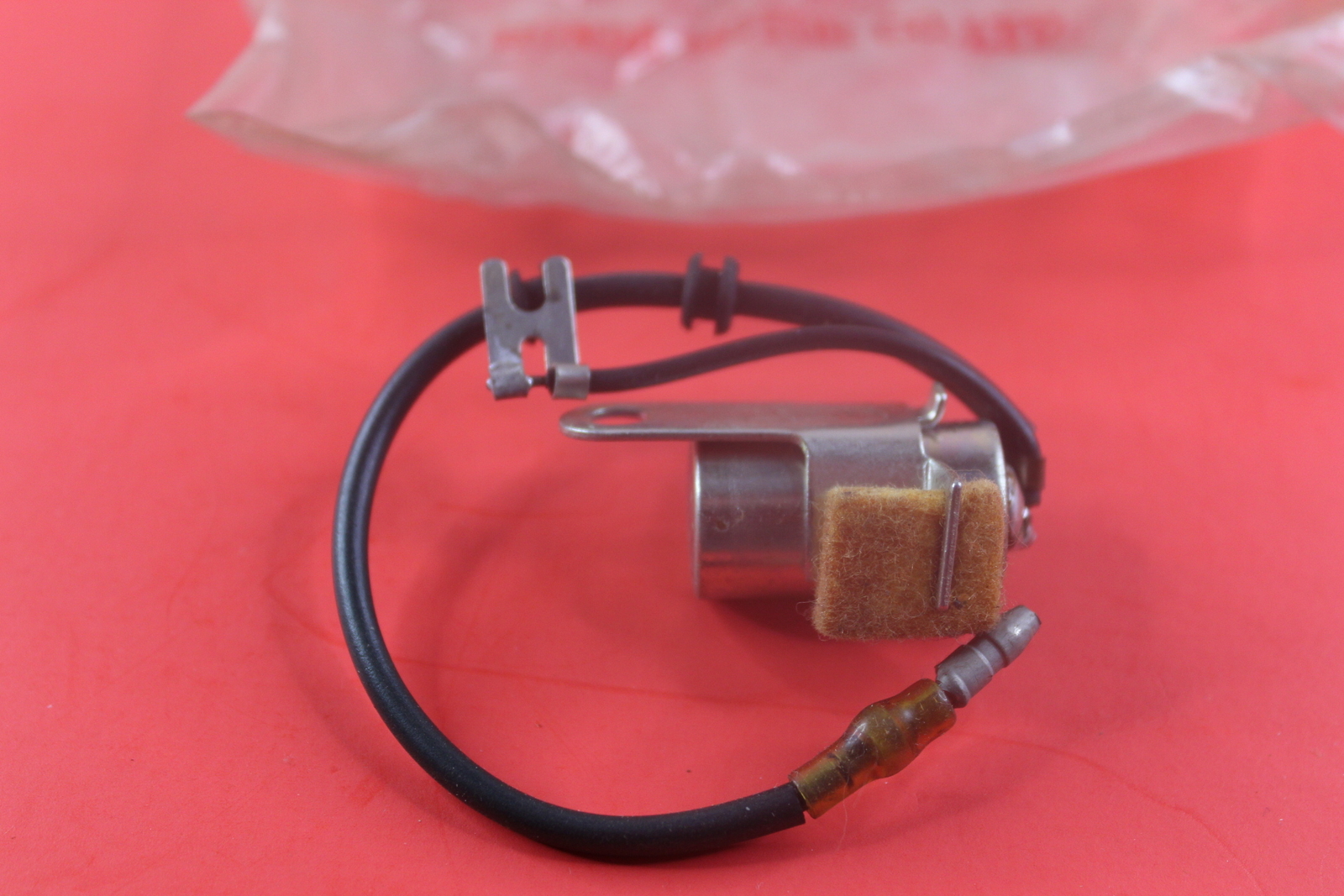 NOS New Honda E300 ER400 Generator Ignition Condenser Part 30203836