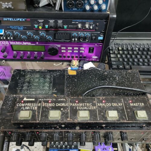 Módulo tipo rack multiefectos para guitarra IBANEZ UE 405 de colección con pedal - Imagen 2 de 3