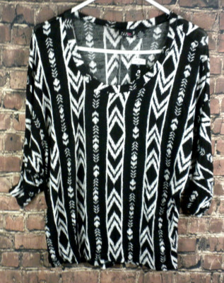 Eye Candy Women's Black & Cream Pullover Top Size M