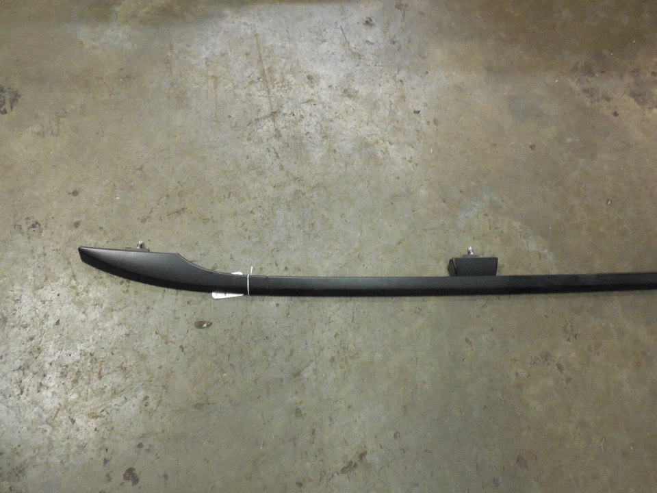 06-10 Portaequipajes techo izquierdo BMW E61 535xi 530Xi Wagon 5113 7079945 Foto 2 de 4