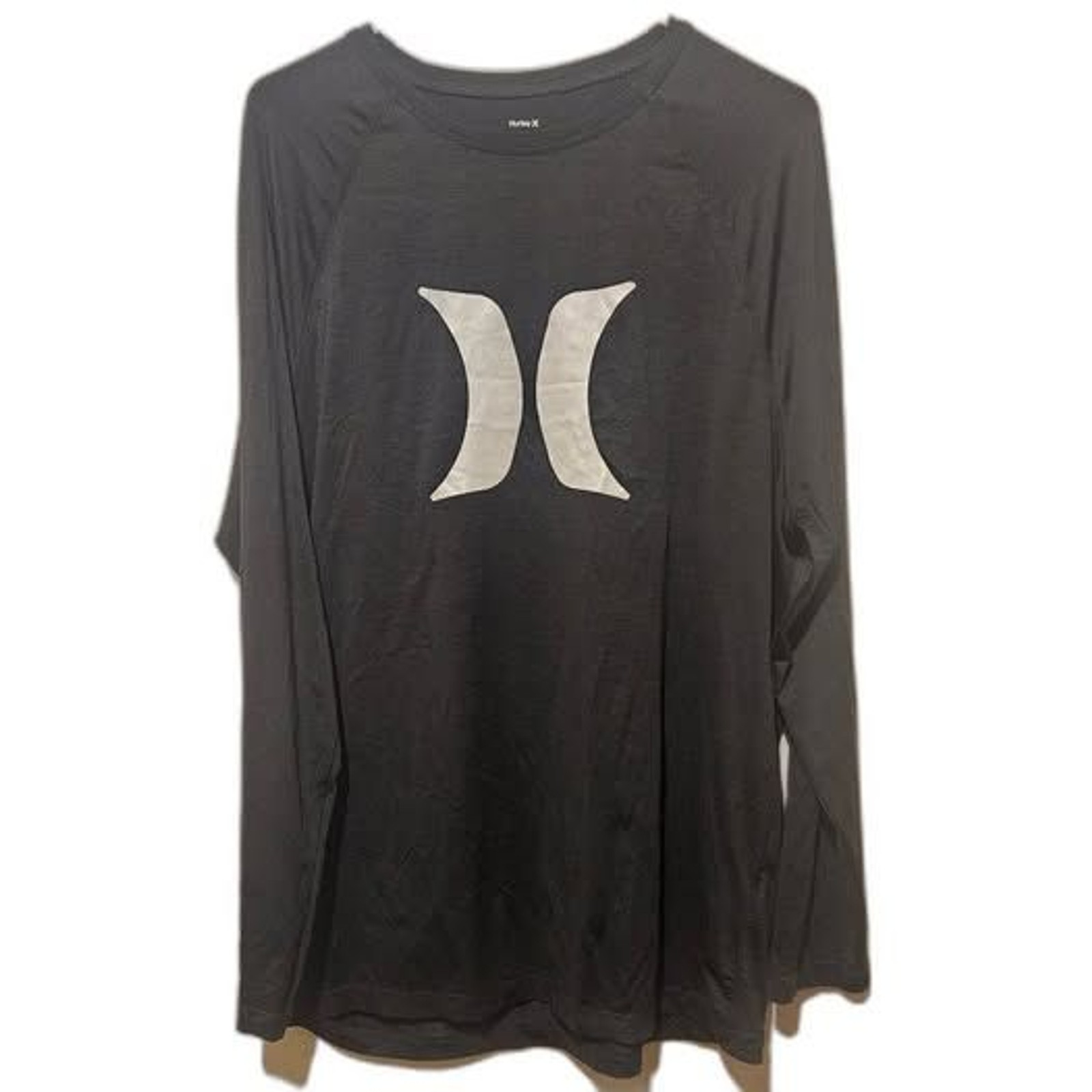 Men’s Hurley long sleeve sport shirt, size L