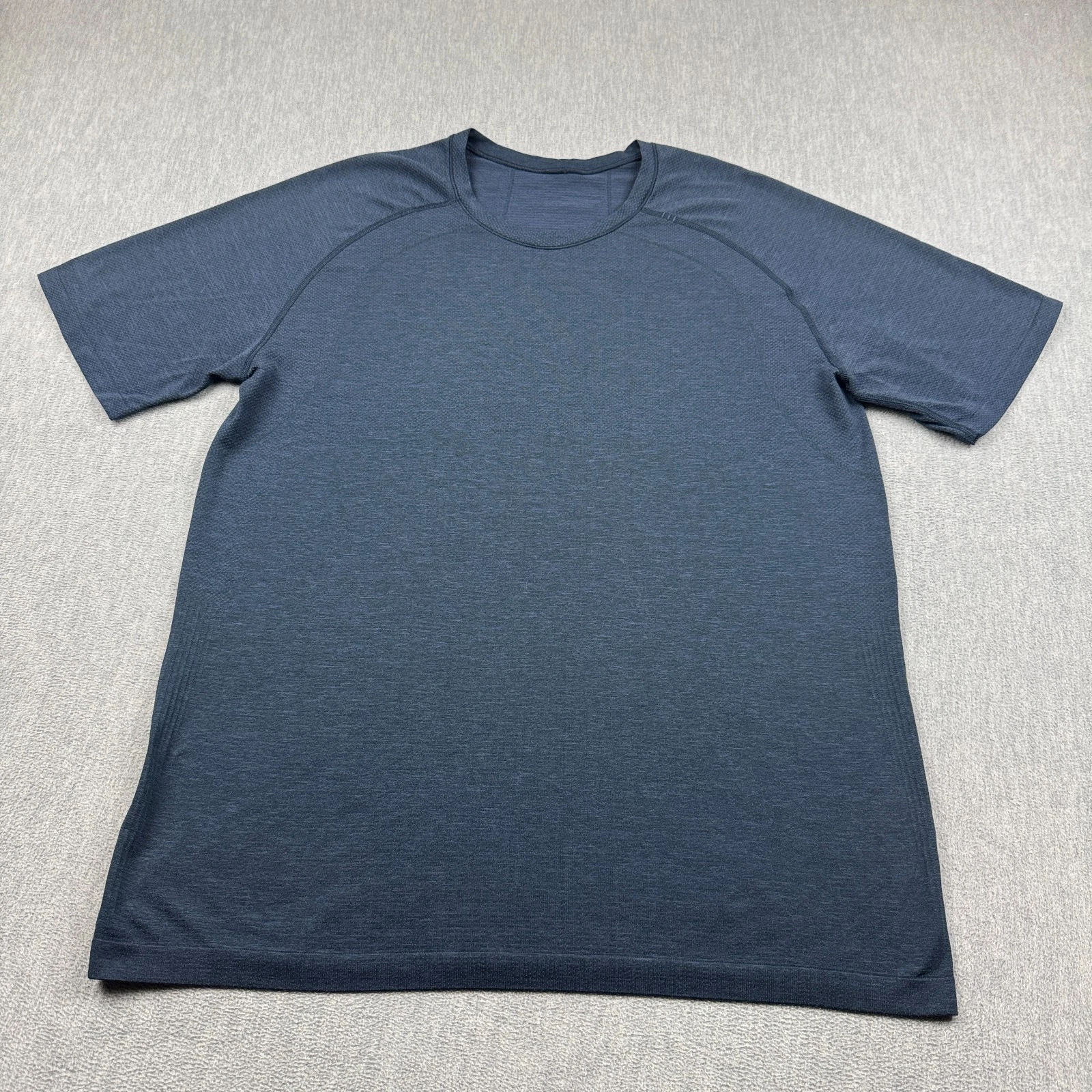 Lululemon Shirt Men XL Blue Metal Vent Tech Breathe Short Sleeve Athletic Active
