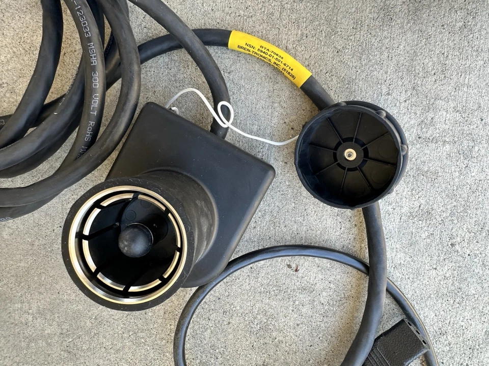 EL “NUEVO” CABLE HUMMER ENCHUFE ESCLAVO OTAN J-636A2/U 5940-01-501-6714 Brentronics Foto 2 de 4