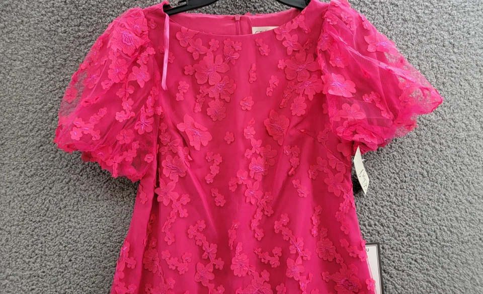 Eliza J Petite Puffed-Sleeve 3D-Floral Shift Dress Women's 4P Hot Pink Back Zip - Image 3 of 4