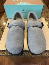 Women s slippers size 11