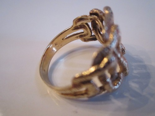 14K GOLD LADIES' RING - SIZE 8 - 5 GRAMS TOTAL WEIGHT - DESIGNER APPEARANCE - Picture 4 of 5