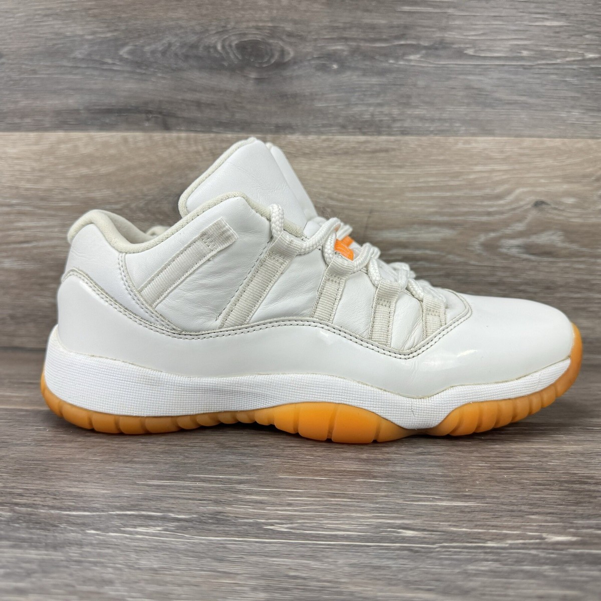 Nike Air Jordan 11 Retro Women's Size 9.5 orange AH7860-139