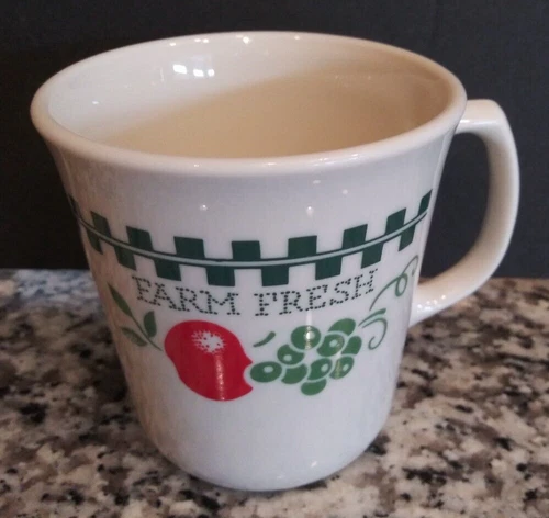 Corelle Corning Farm Fresh Coffee/Tea Mug Red Apples And Green