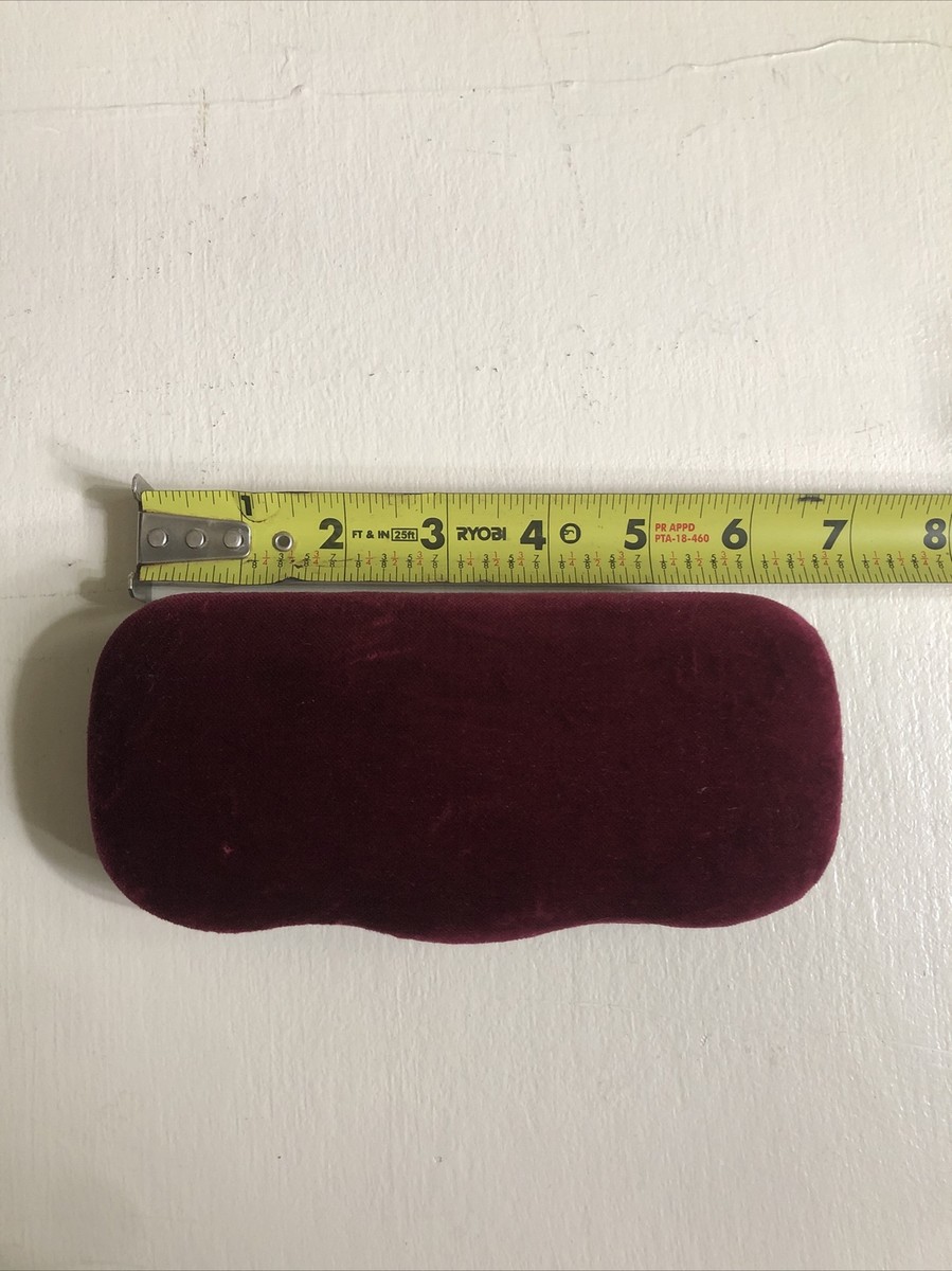 Gucci Red Velvet Clamshell Sunglasses Glasses Case Eye case  display picture 3