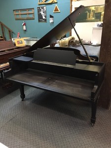 baby grand piano keyboard