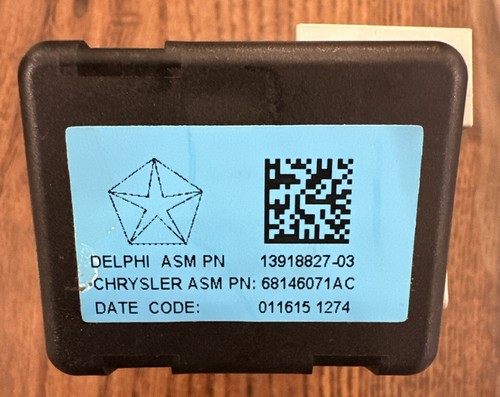 2014 - 2018 JEEP Cherokee Media Hub Power Outlet & SD USB Port OEM - Picture 3 of 5