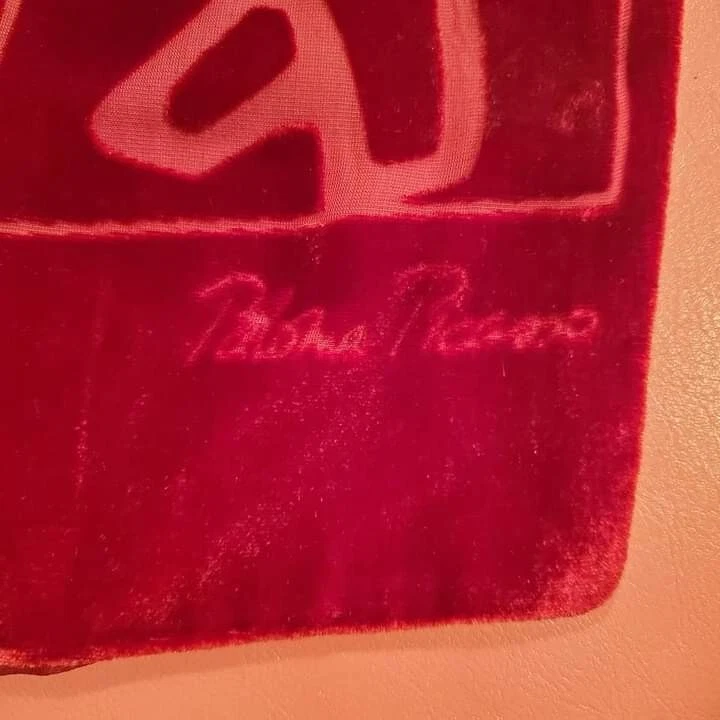 ВИНТАЖНЫЙ КРАСНЫЙ ВЕЛЮРОВЫЙ ШАРФ ОТ PALOMA PICASSO 1980 РЕДКИЙ - Изображение 3 из 4