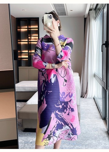 Brand New Fashion Printed Loose Pleated Semi High Neck Dress with Pleated Design - Picture 8 of 22