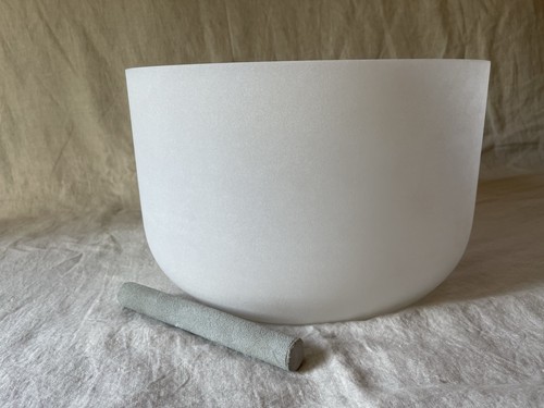 16″ Crystal Singing Bowl — Perfect Pitch B — Frosted Quartz 